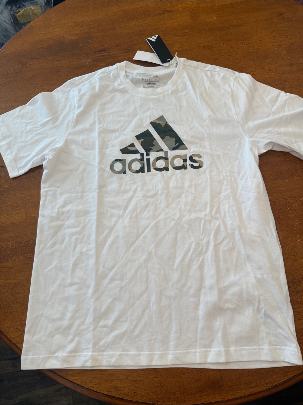 Adidas Camo Badge of Sport T-Shirt Tee White Cotton IW2676 Men's LG